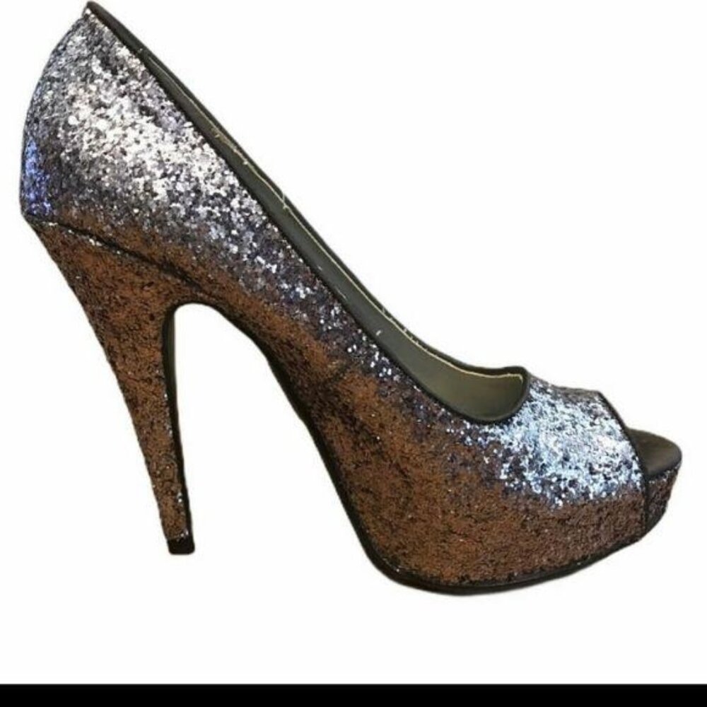 White by Vera Wang Charcoal Silver Glitter Peep Toe Heels Size 8.5